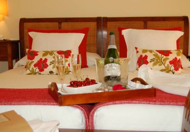 Precio mínimo garantizado para Hotel La Casona de la Paca. El entorno más romántico con los mejores precios de Asturias